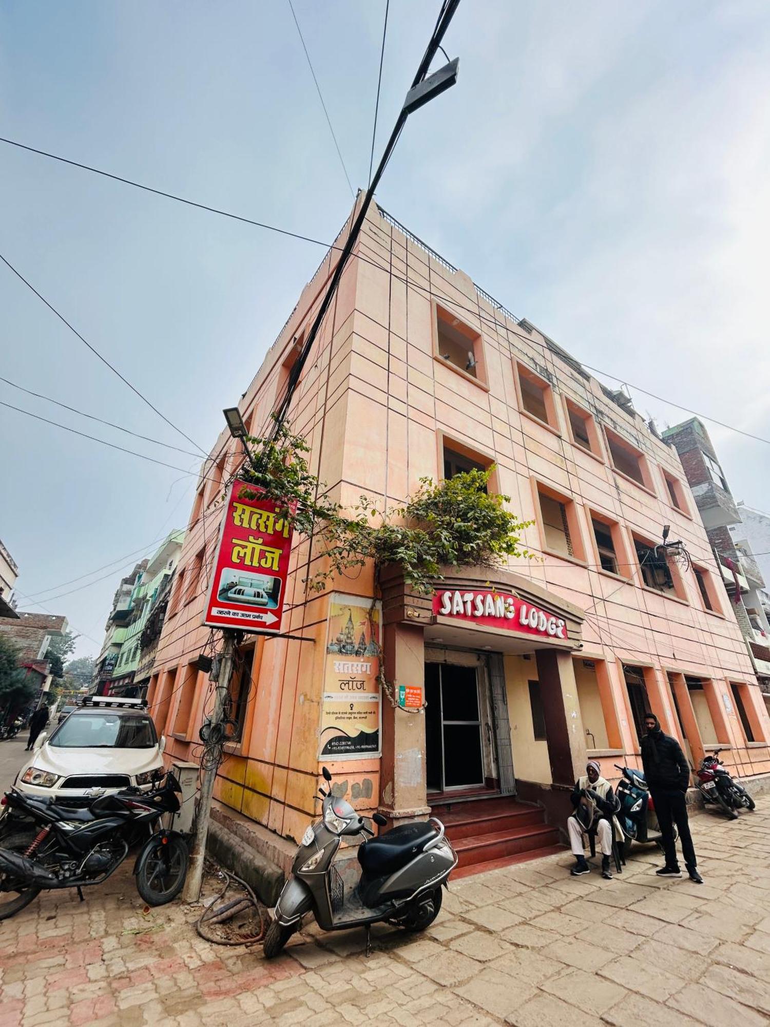 Satsang Lodge Varanasi Exterior foto